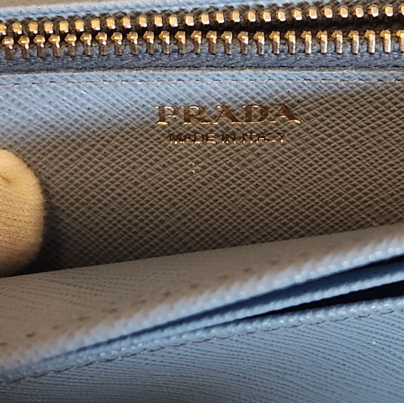 Prada Wallet - Picture 8 of 11